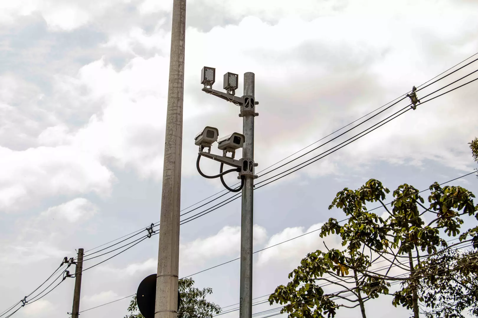 Inmetro fará aferição em equipamentos de controle de velocidade em Cotia, Caucaia e Granja Viana